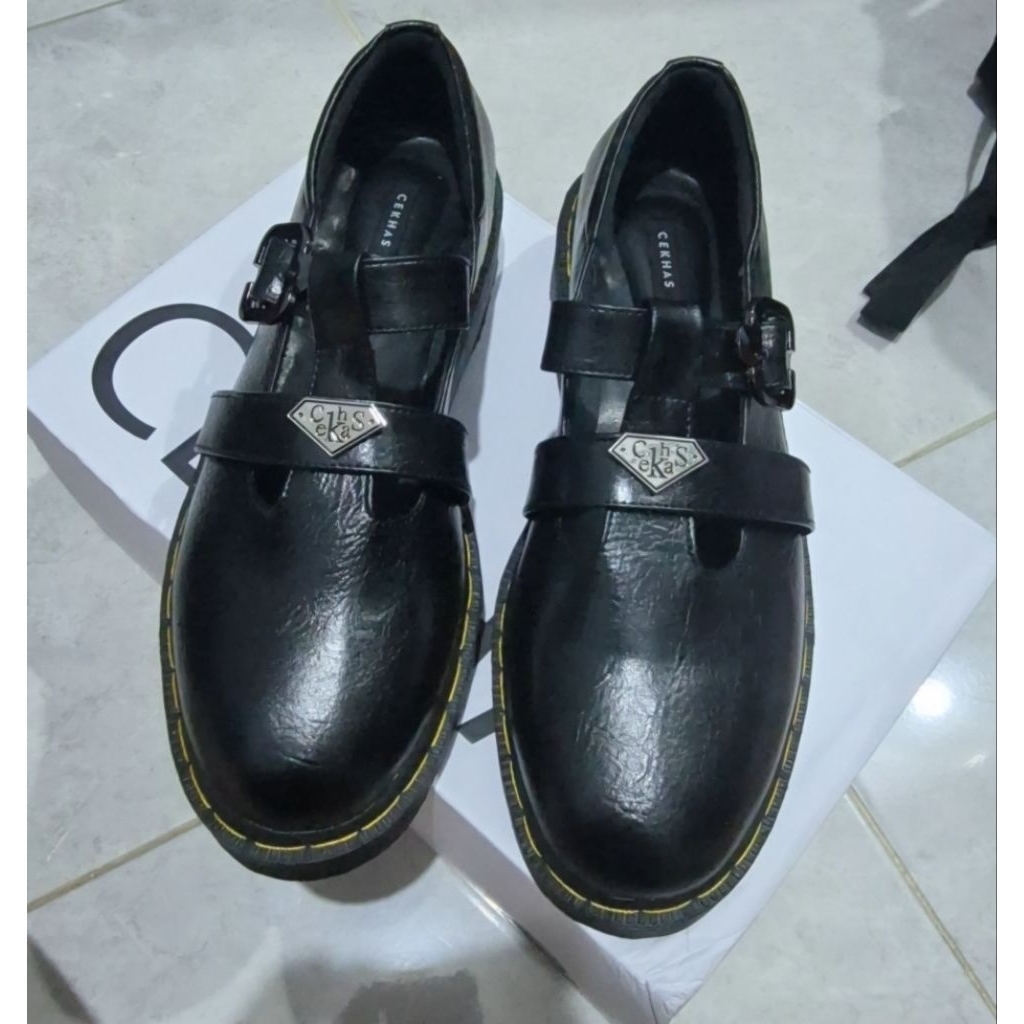 zudith black shoes by Cekhas