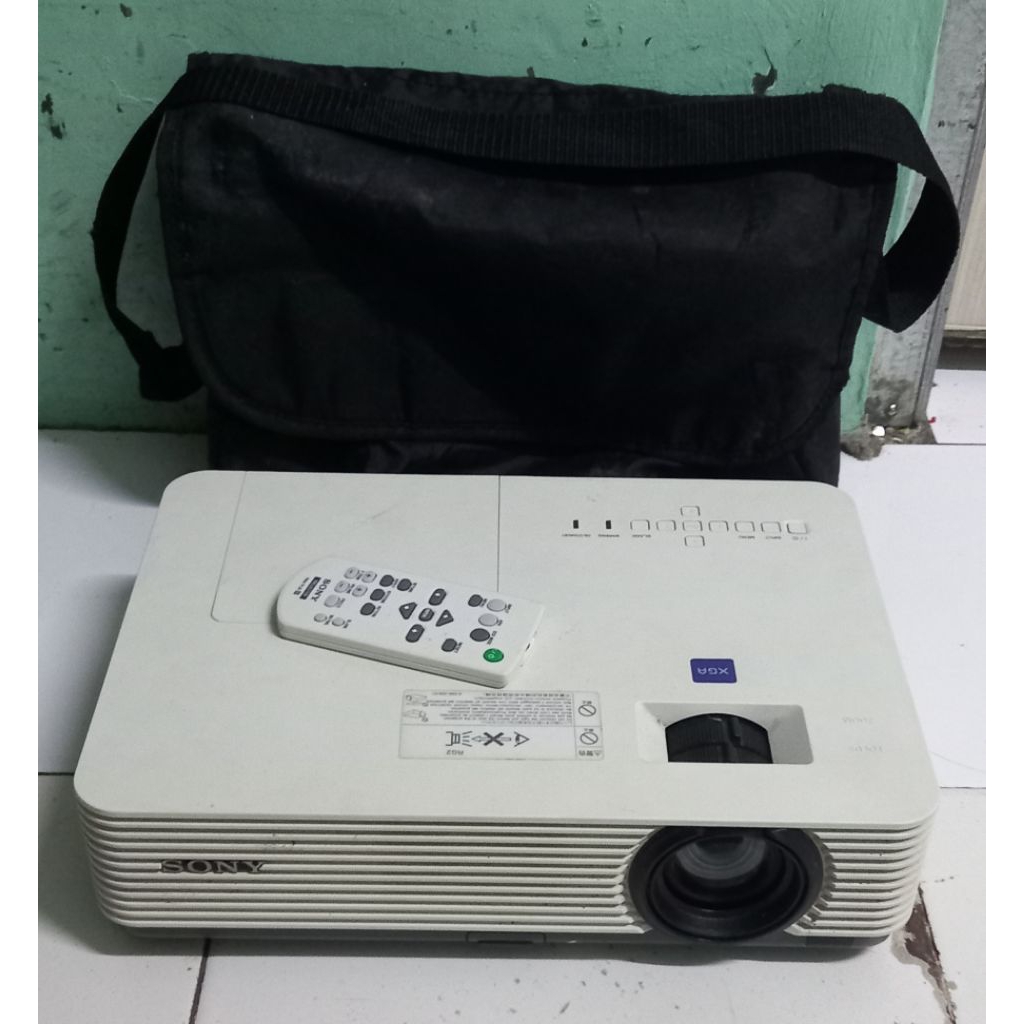 Proyektor Sony minus