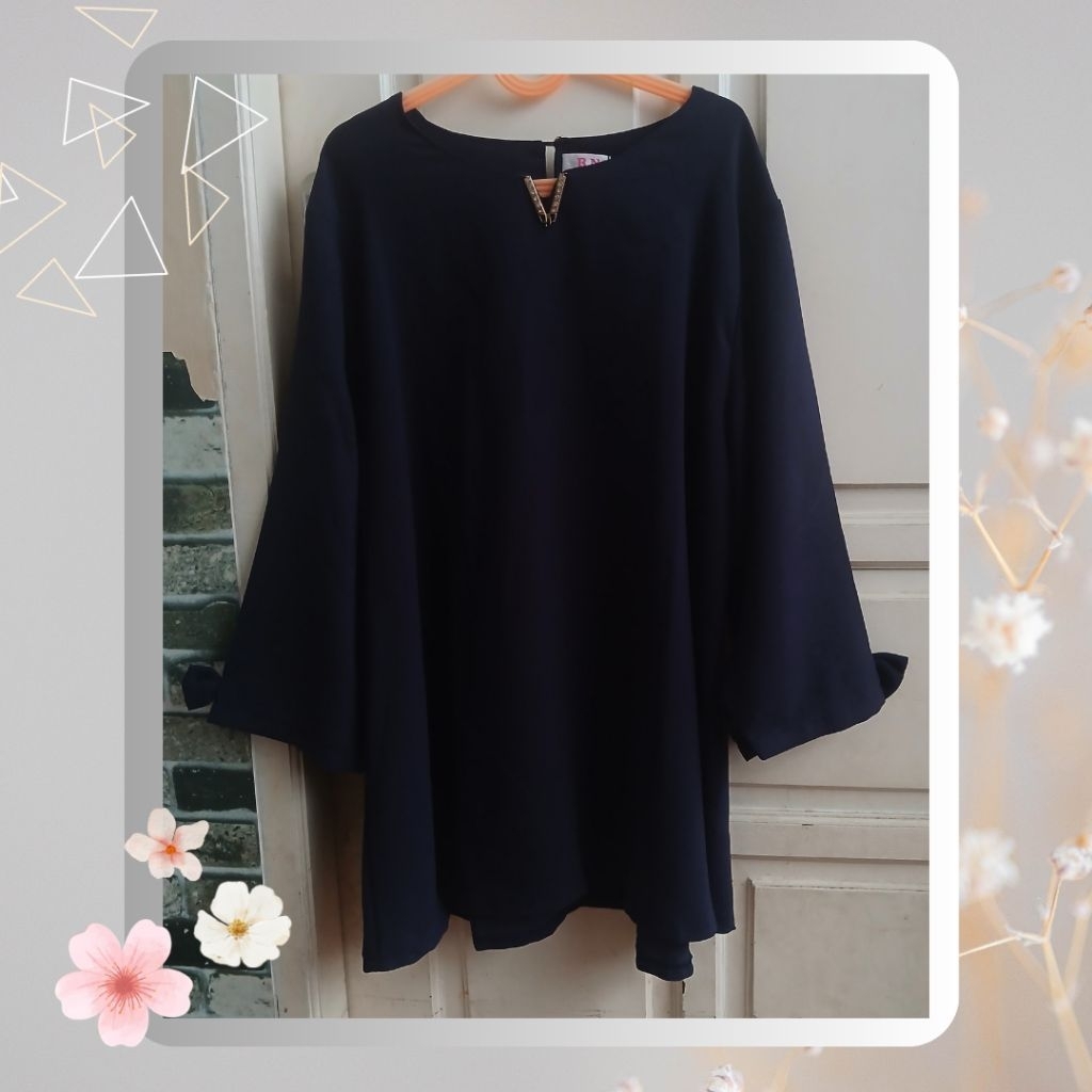 Atasan Wanita/Blus Biru Dongker Preloved