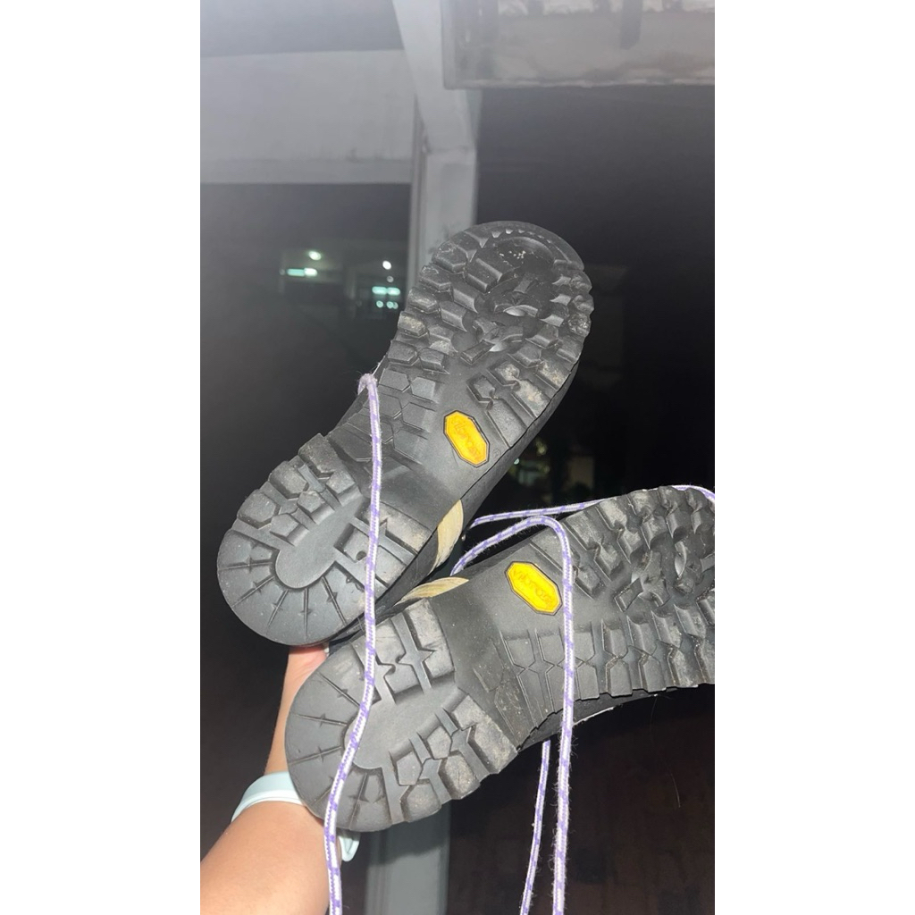 Sepatu Gunung Salewa