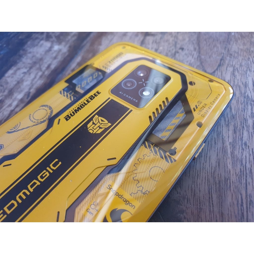 Nubia Red Magic 7s Pro 16/512 GB Bumblebee Red Magic 7 Pro Transformer Limited Edition