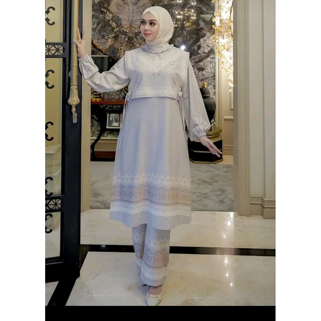 Shella Saukia Setcel Malay