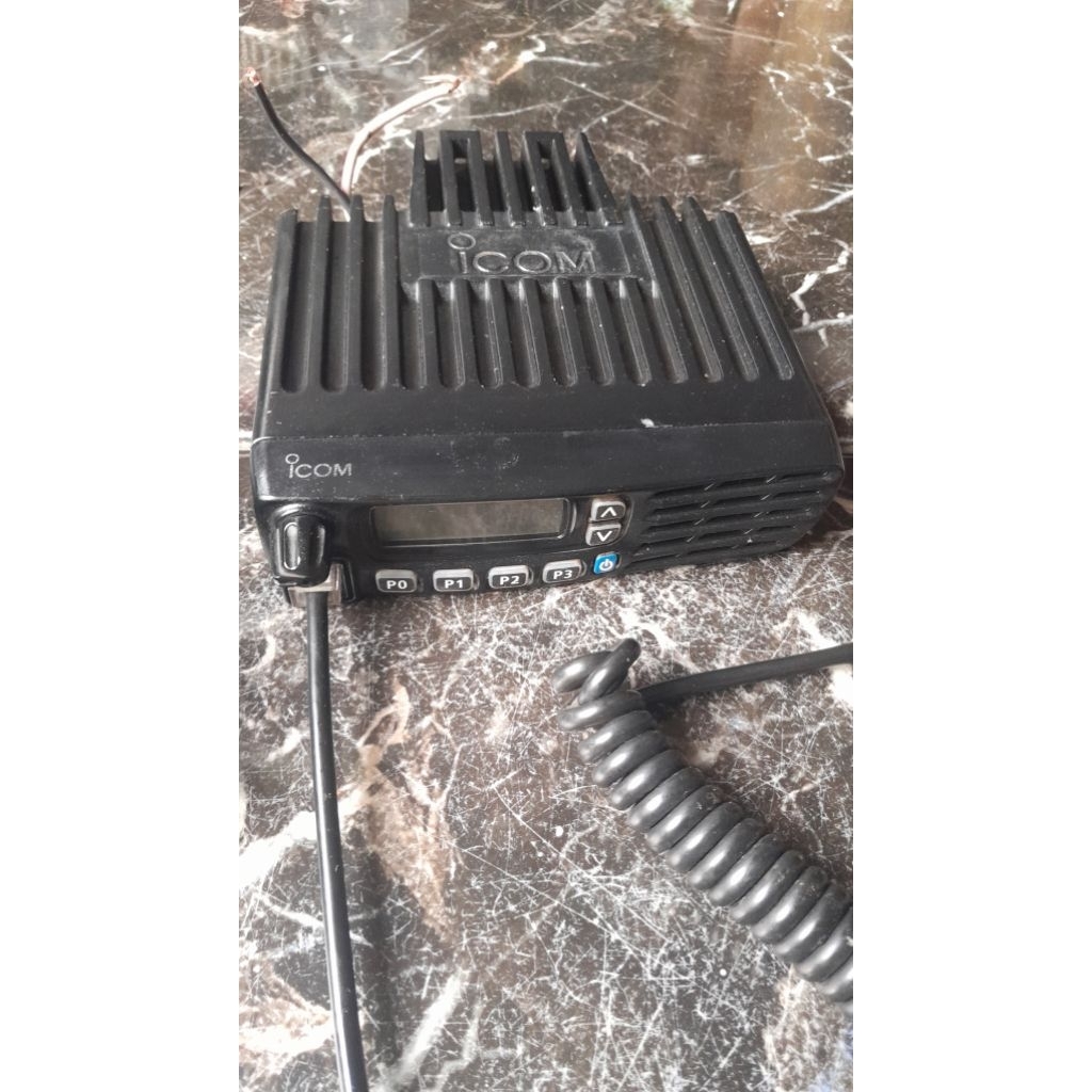 icom F6123D kondisi bekas wat normal kelengkapan xtramic