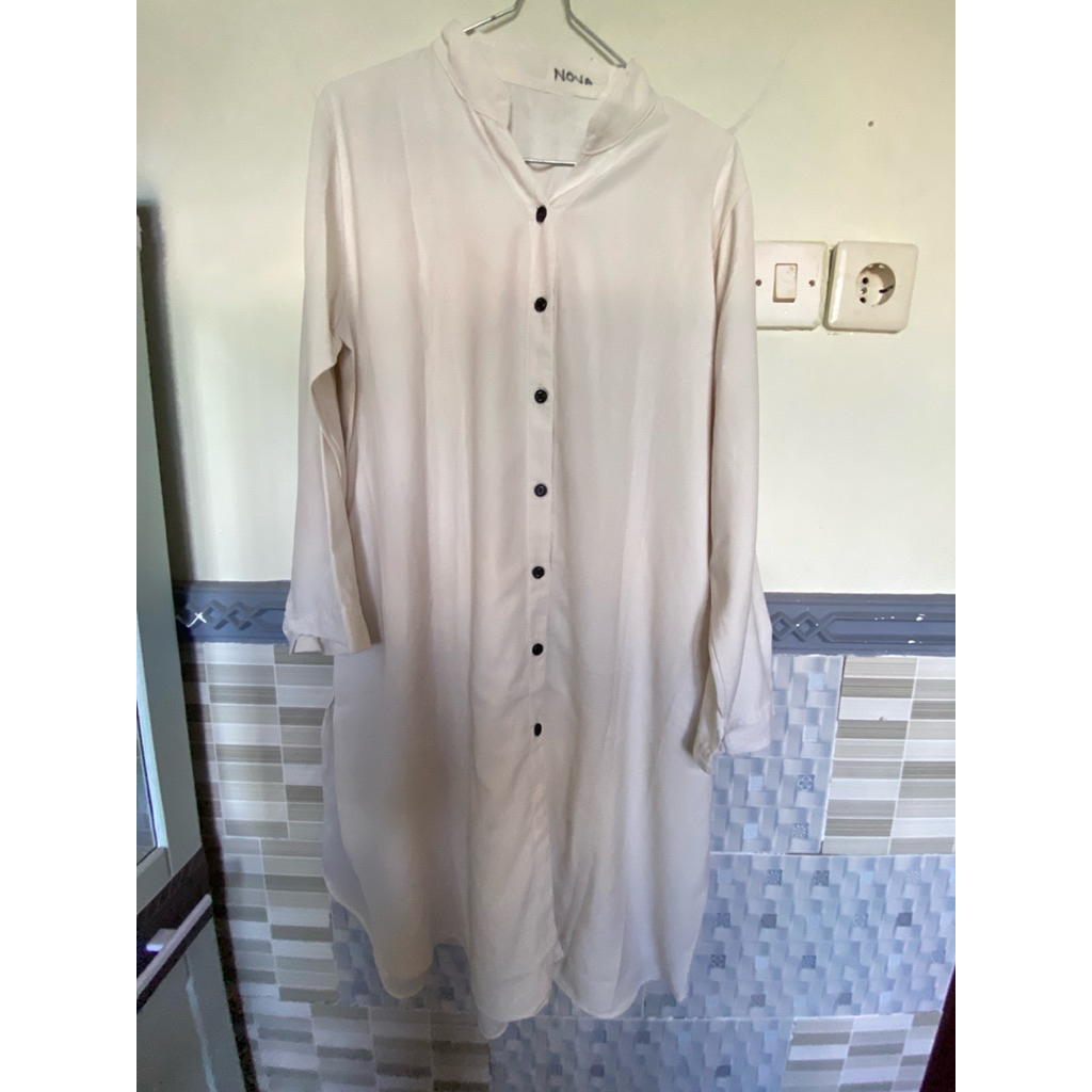preloved tunik warna putih