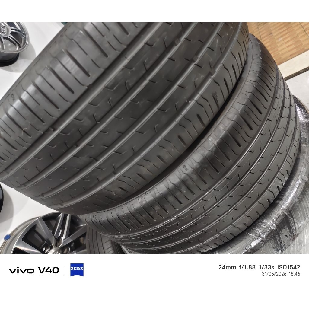 225/45 R18 Continental kondisi tebel Tahun 2023