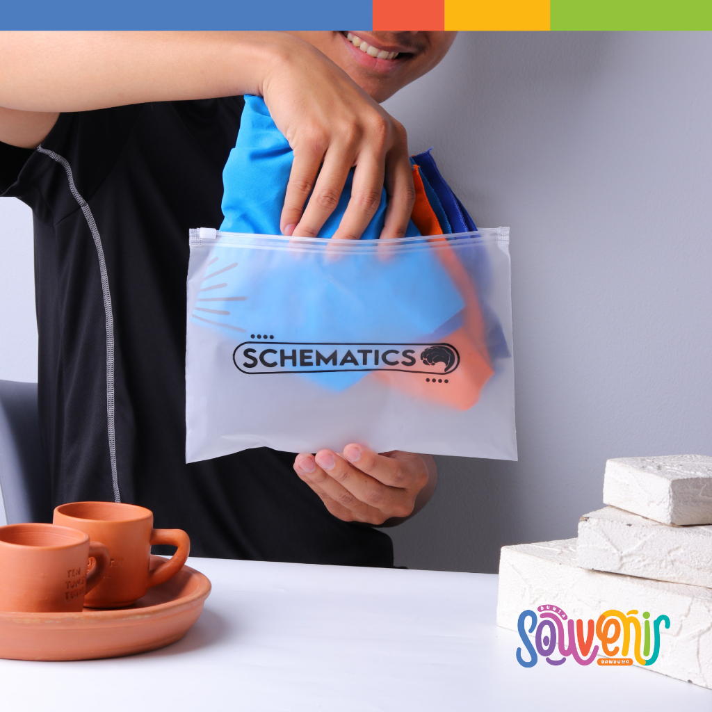 Zipper Bag Custom Desain Sablon Transparan Doff Landscape Organizer Plastik Penyimpanan Ziplock