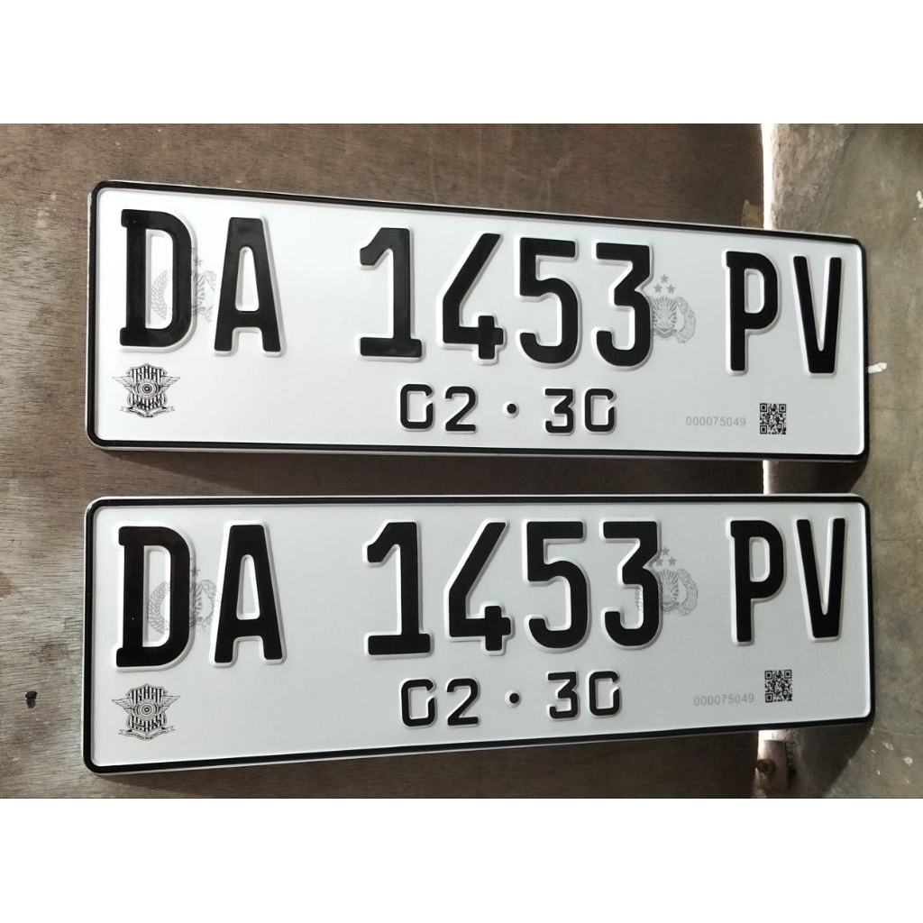 plat mobil reflektif  barcode sepasang