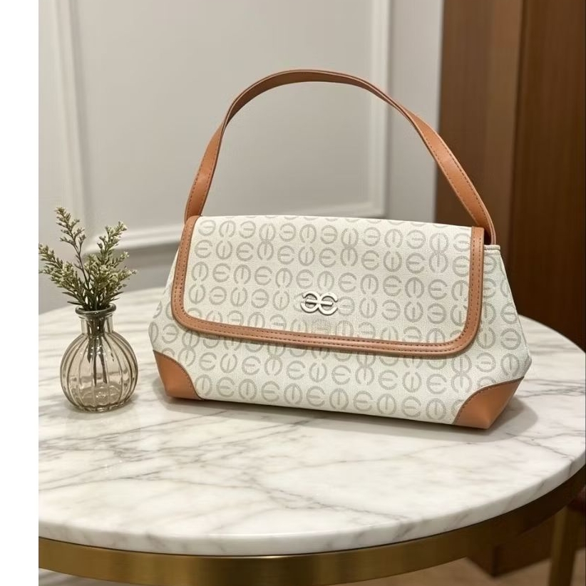 Tas Merk Esse Rp 102.000
