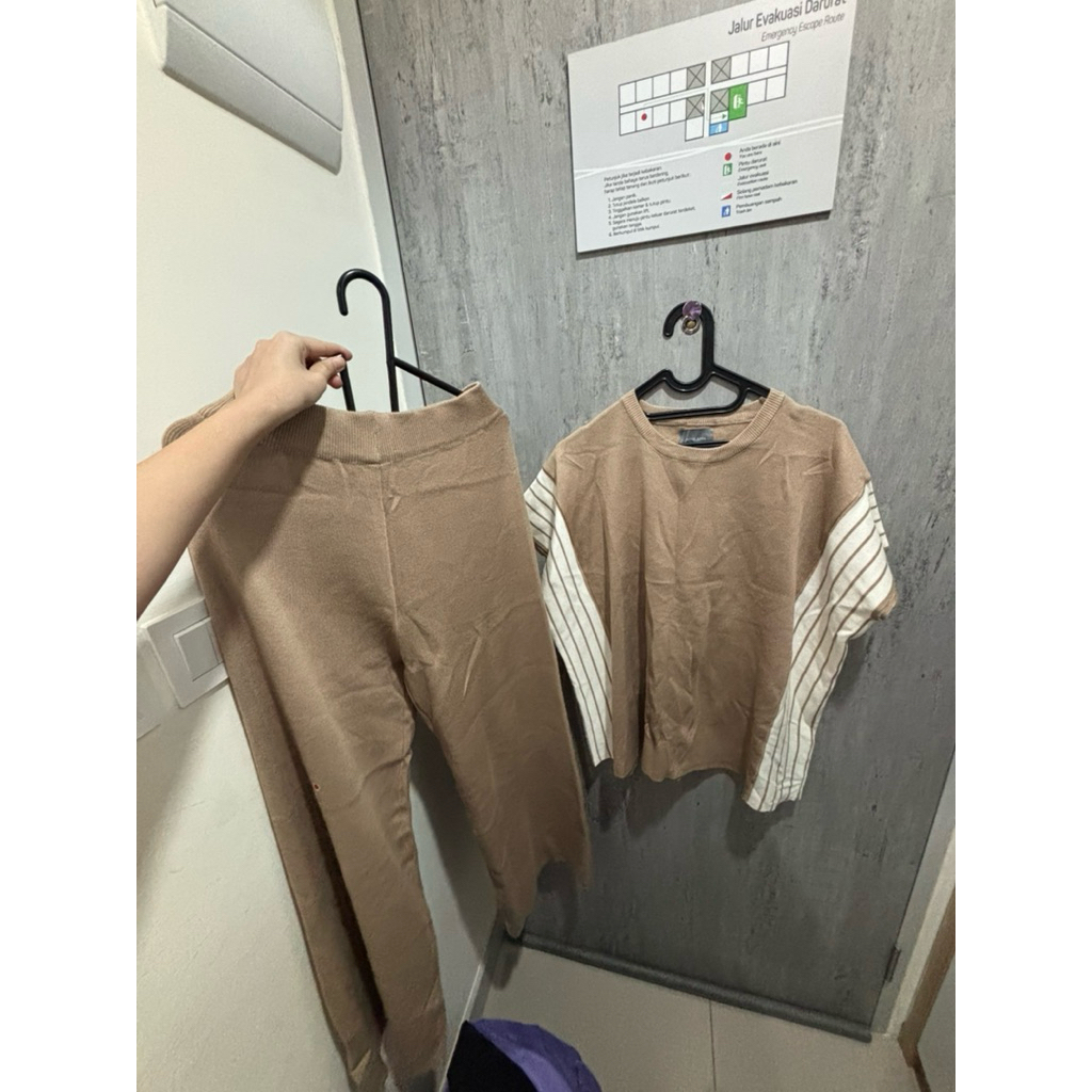 THIS IS APRIL KANZA SET BROWN ONE SET KNIT TOP LONG PANTS