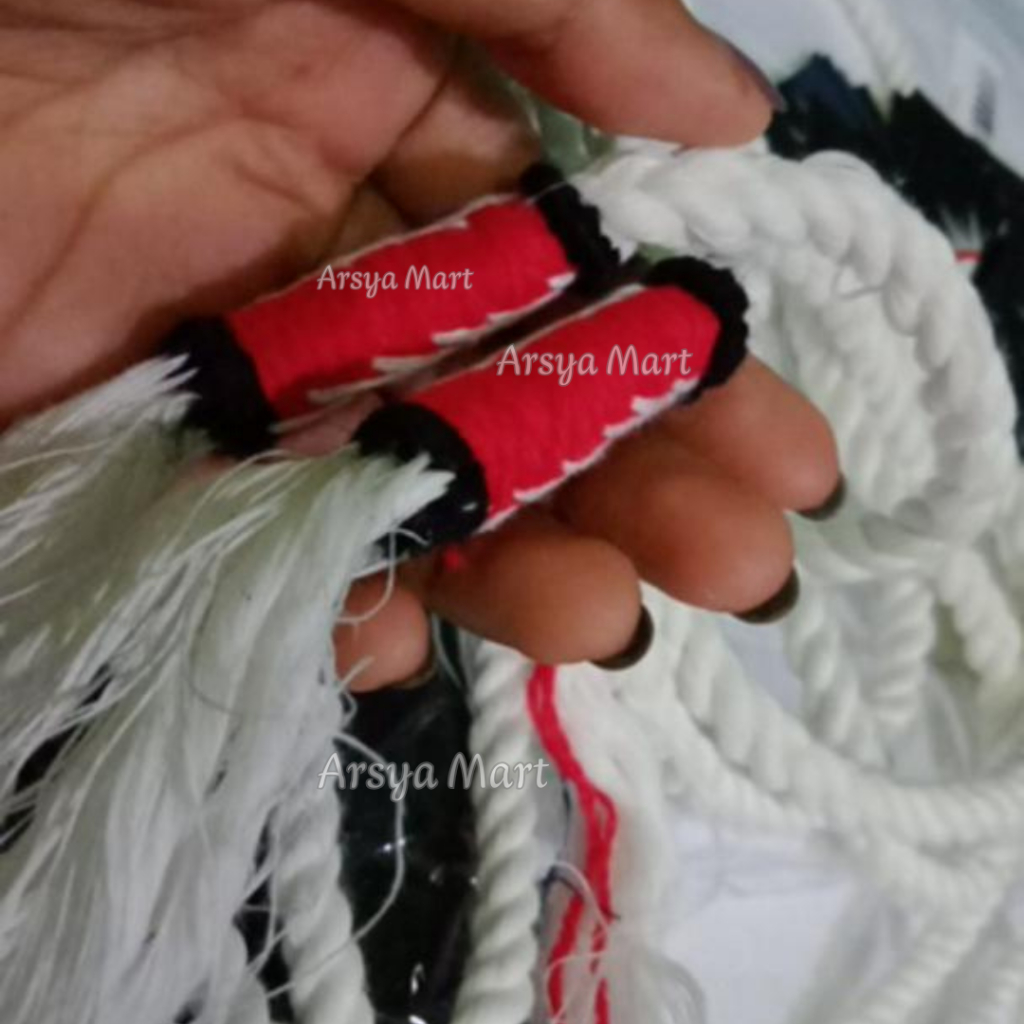 Tali Warok Celana Songket Tradisional dengan Bahan Tali Lawe
