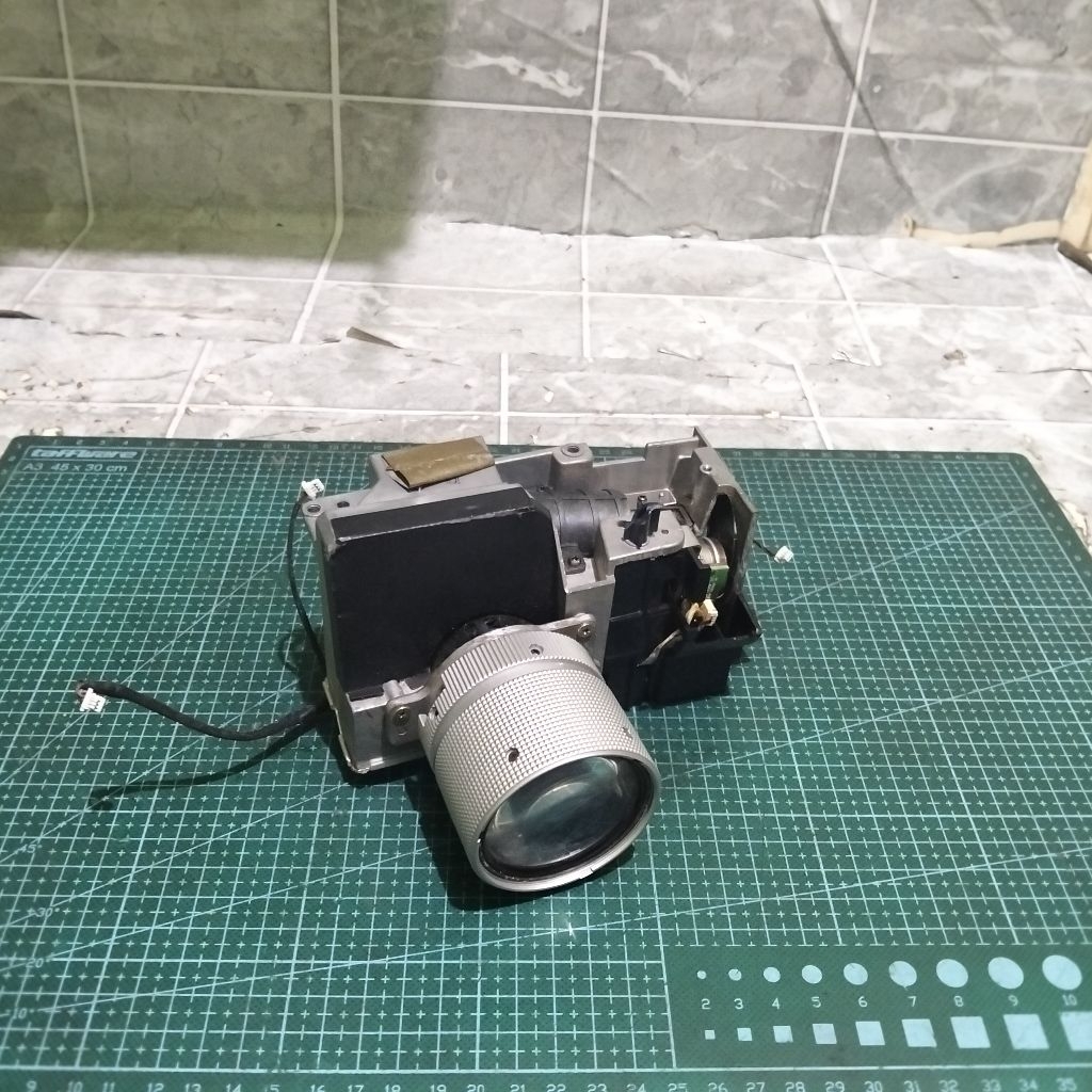 Jual Modul Optik Proyektor LCD Bekas Original Lengkap Lensa Fokus dan Prism Unit Copotan