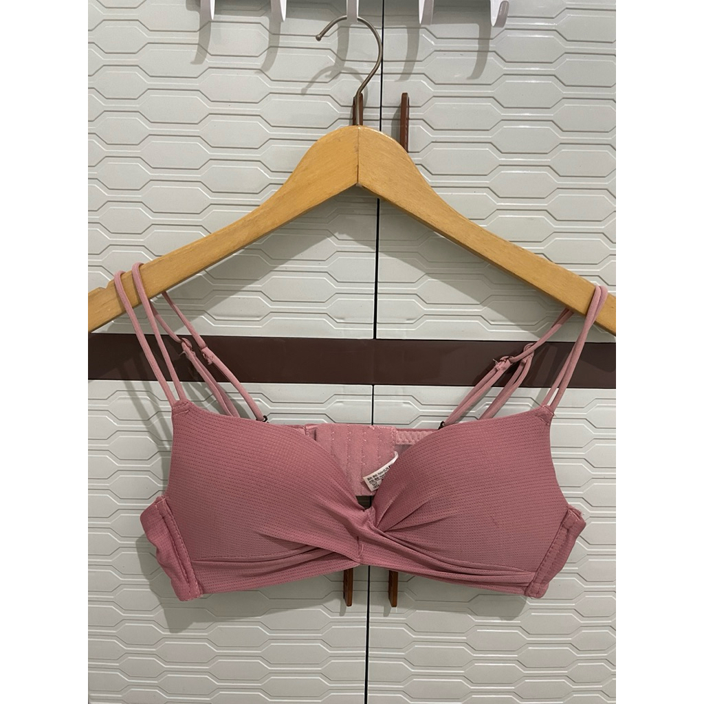 [PRELOVED] Bra + CD Wanita Tanpa Kawat Push Up - Nyaman, Elastis, Stylish