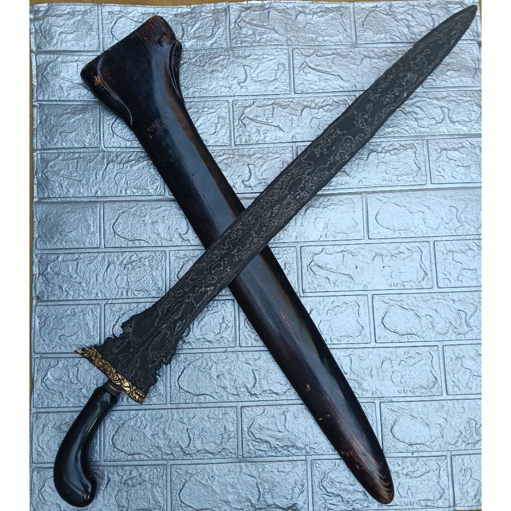 Keris Omyang Raksasa