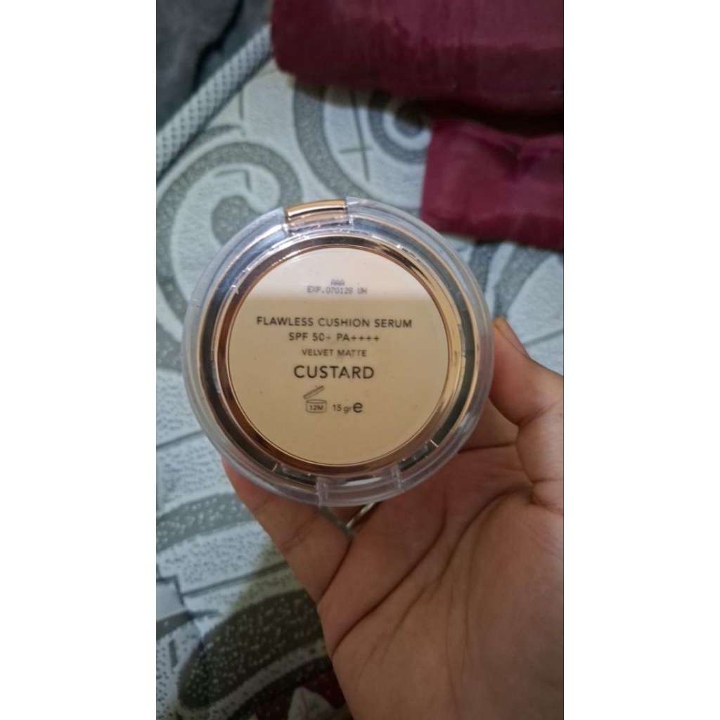PRELOVED CUSHION ESQA