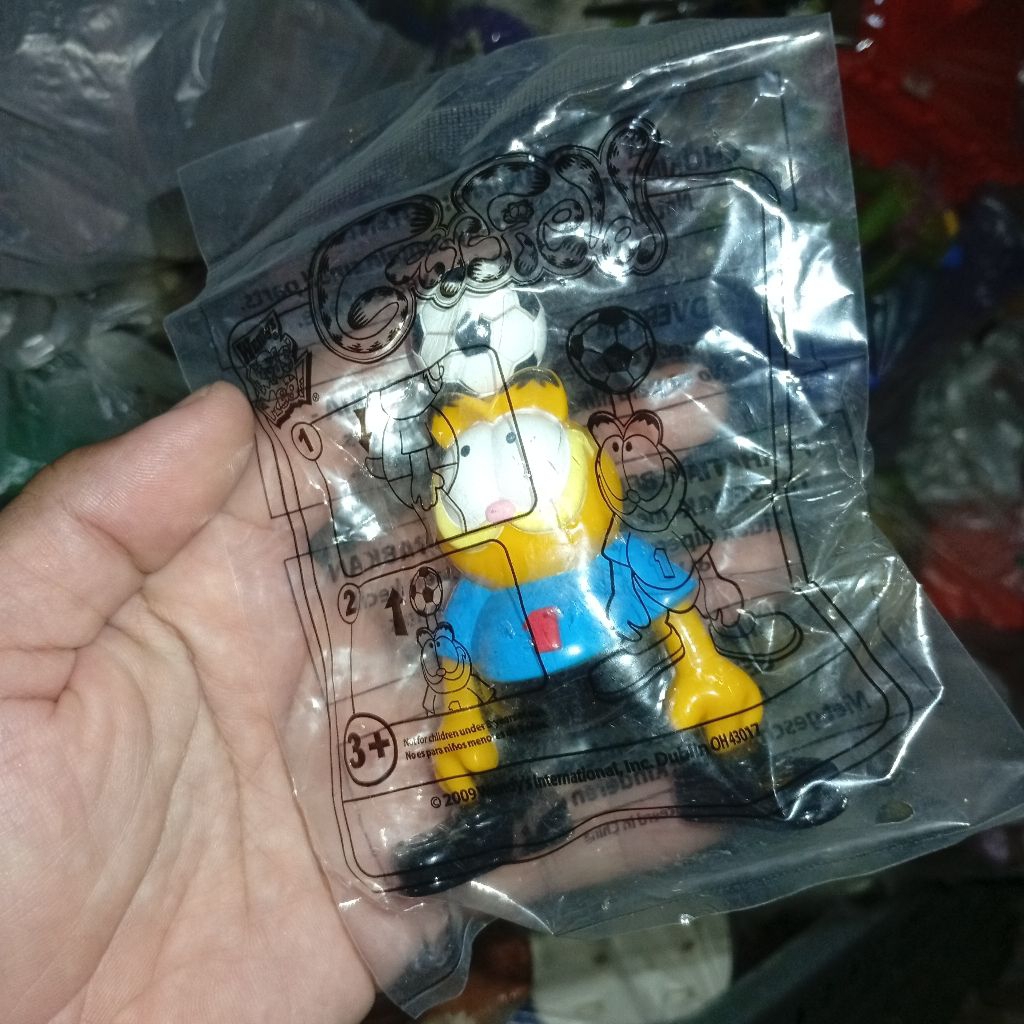 Wendy's toys Garfield 2009 foot ball new