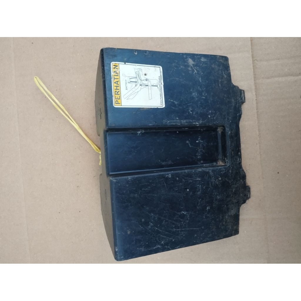 Cover tutup aki tutup bagasi Suzuki Smash new  titan 110 ori second