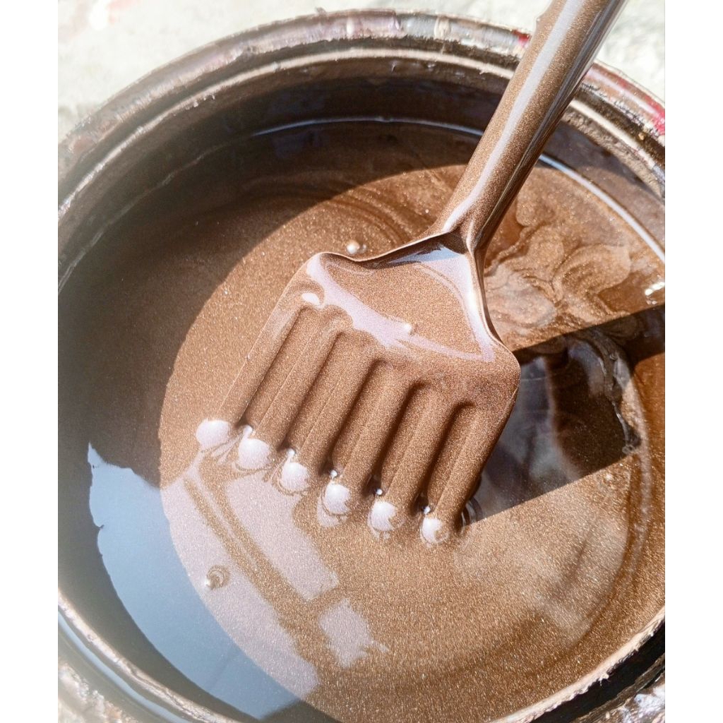 cat PU coklat keemasan metalik