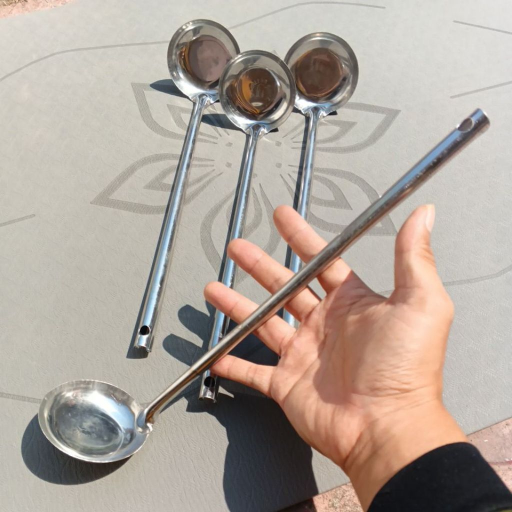 IRUS STAINLESS SEDANG GAGANG PANJANG 32 × 7,5 CM / IRUS SAYUR TANGGUNG ( PANJANG ) / IRUS STAINLESS 