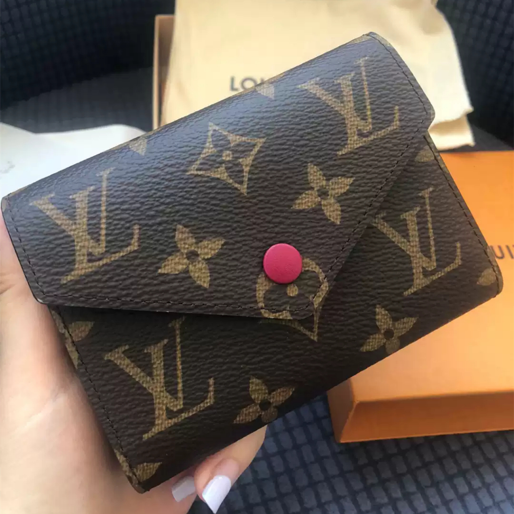 Dompet Louis Vuitton Victorine M41938 / M62360 – Motif Monogram (LV Classic), Model Trifold, 6 Slot 