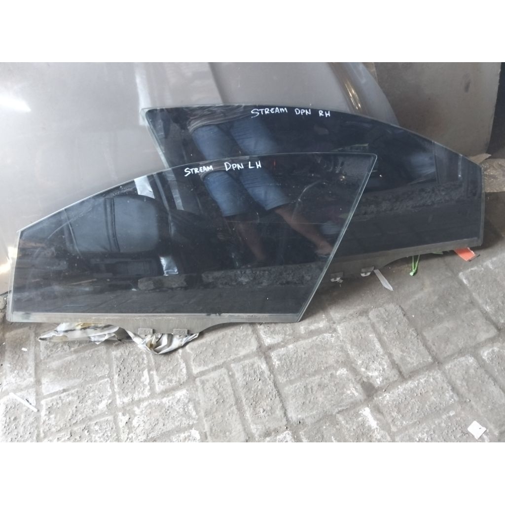 Kaca Pintu Depan Honda Stream Original