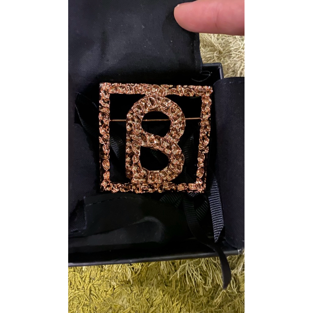 preloved buttonscarves signature aria brooch rose gold