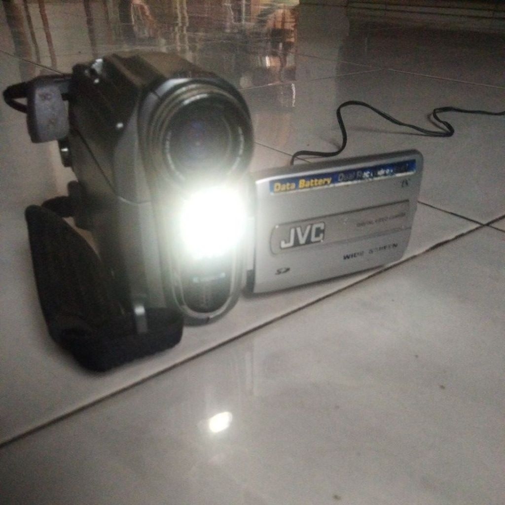 handycam JVC gr d770e Mulus