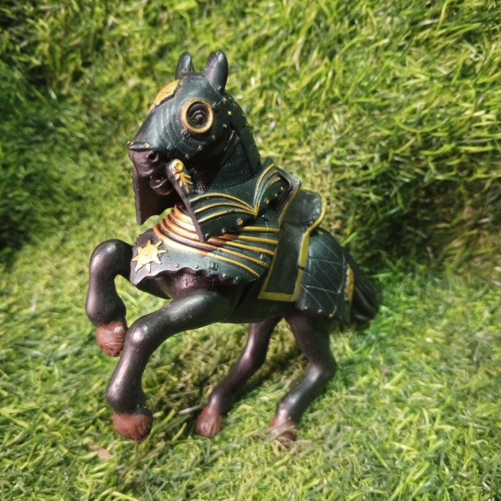MAINAN FIGUR Papo Knight in Black Armour Horse (Kuda Ksatria Baju Besi Hitam)