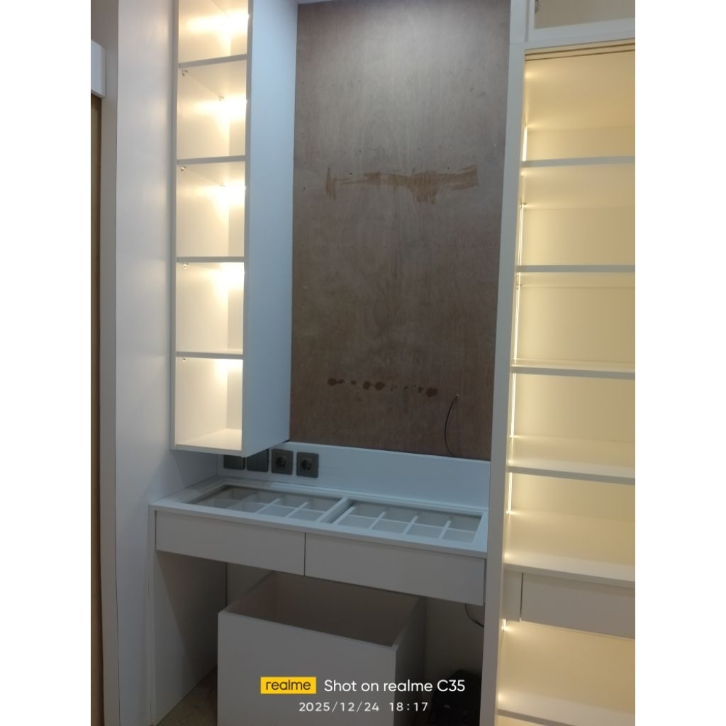 interior rumah kamar set