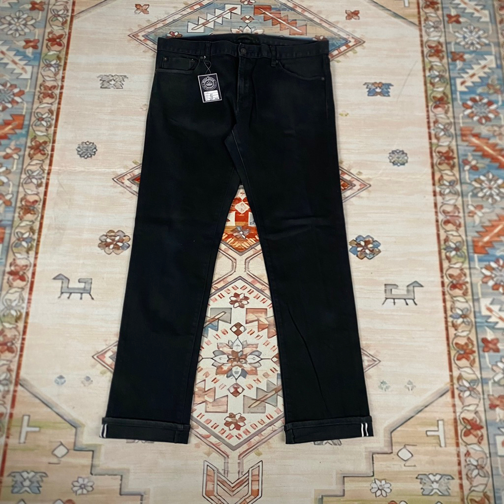 celana UNIQLO Selved 37