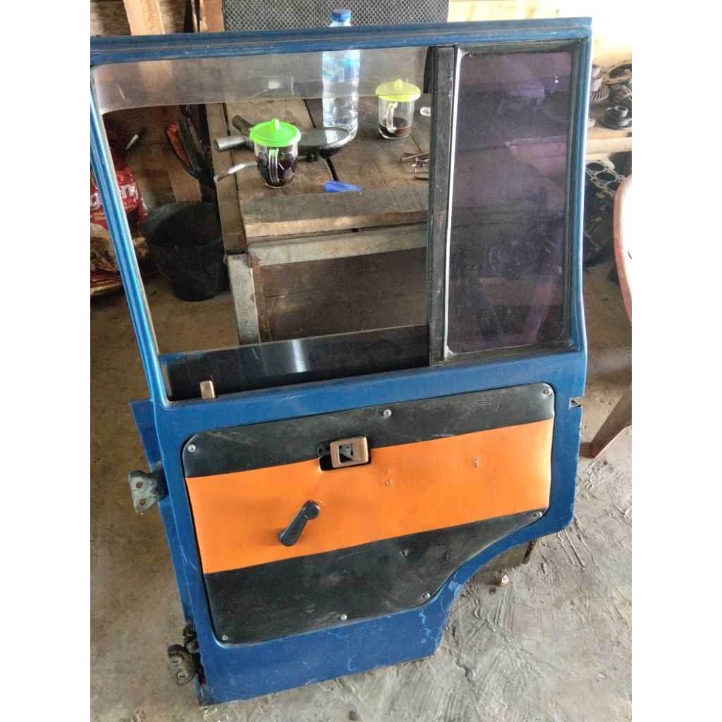 pintu tengah kijang KF 40 Rover,jantan kanan