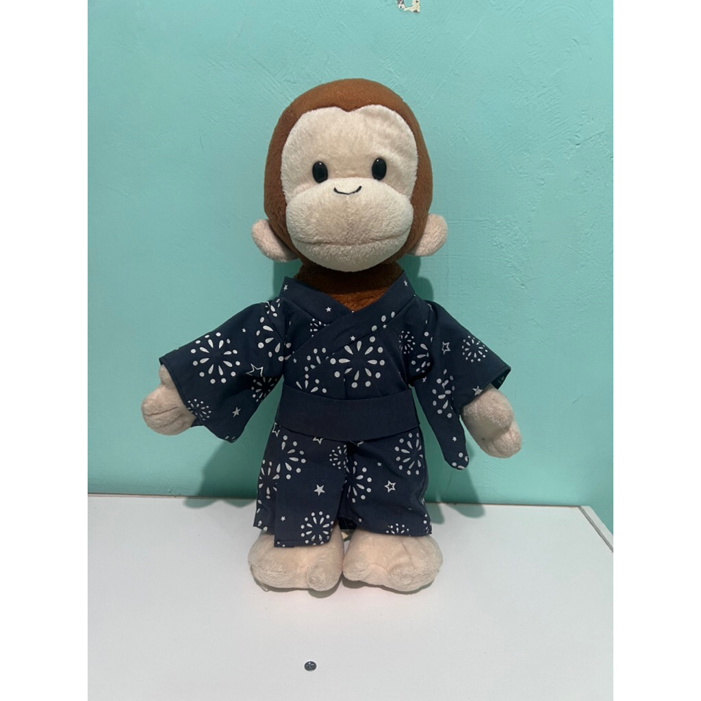 Boneka monyet george kimono bawa kipas boneka monyet lucu monyet kostum