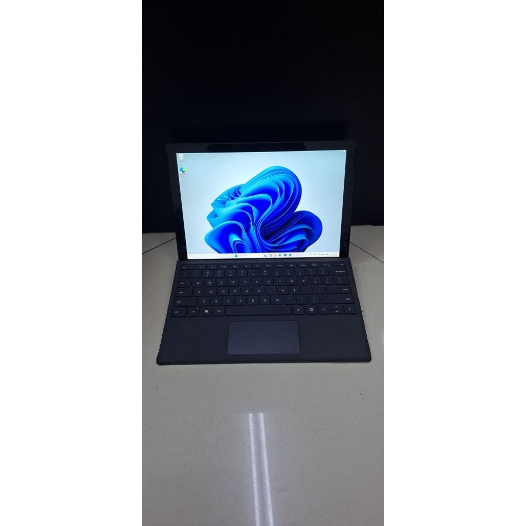 Microsoft Surface Pro 7+ Intel Core i7- 1165G7 RAM 16GB SSD 512GB Win 11 Pro 64 Bit Original