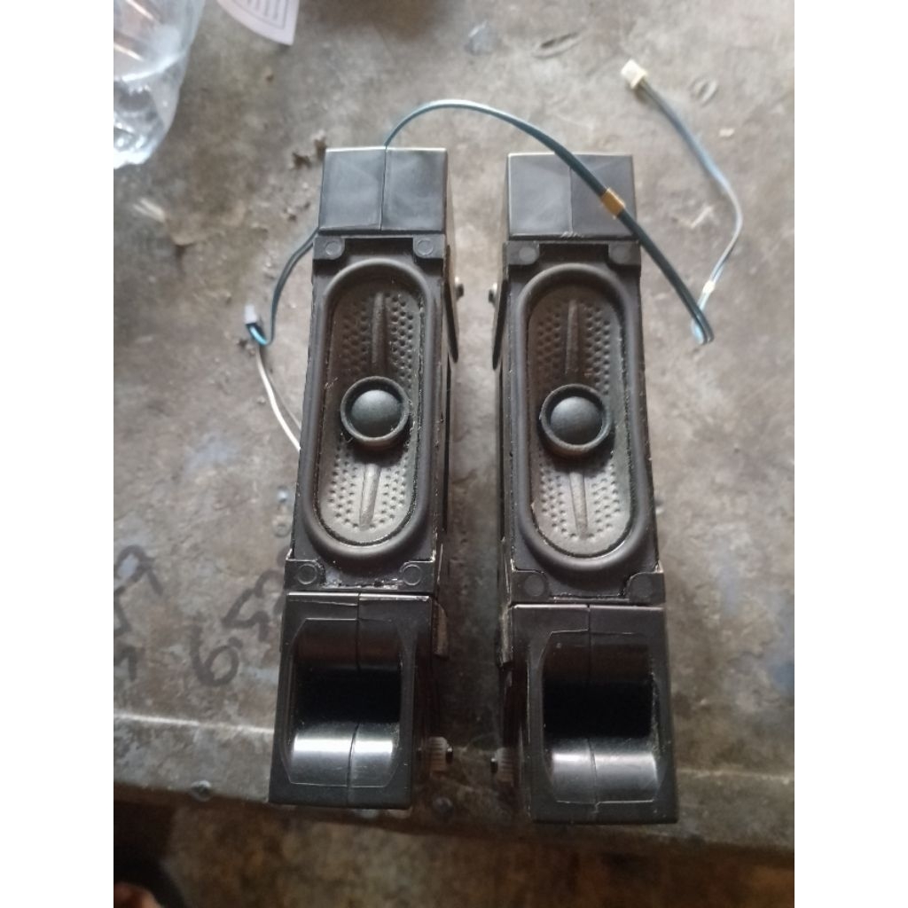 sepasang speaker original LG 49inc