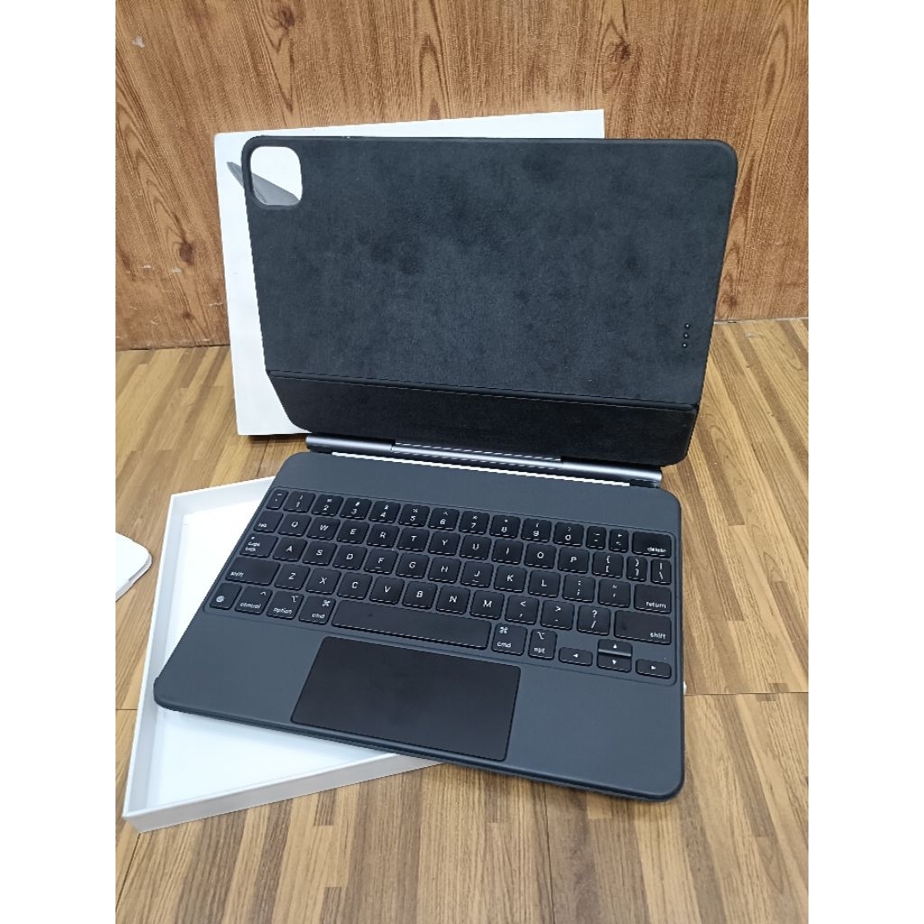 Apple Magic Keyboard iPad Pro 11 inch / iPad Air 11 inch Second Original Murah Fullset