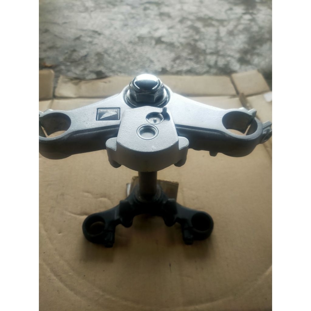 SEGITIGA SET T ATAS BAWAH HONDA CBR 150 R OLD CBU THAILAND ORIGINAL COPOTAN MOTOR