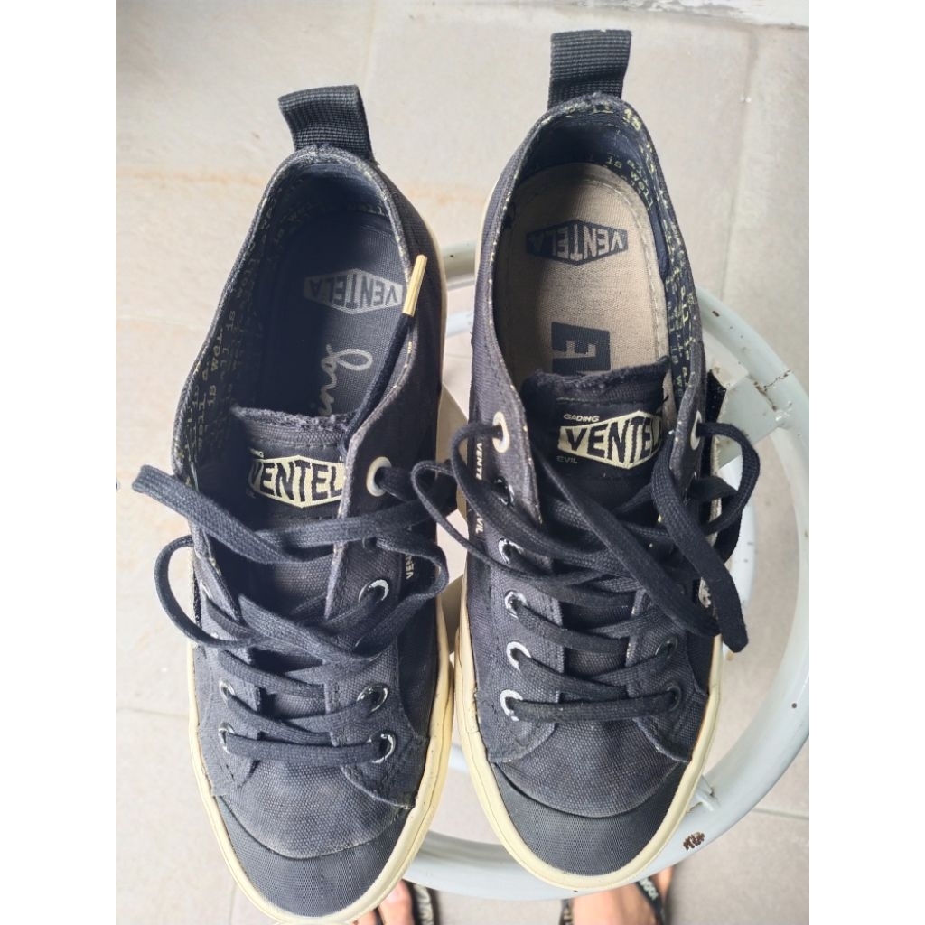 Sepatu Ventela X Evil Papa Gading