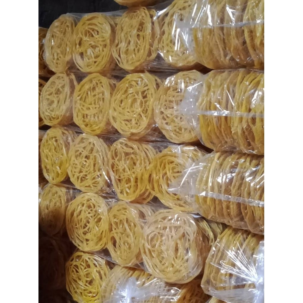 kerupuk mie kuning (mentah)