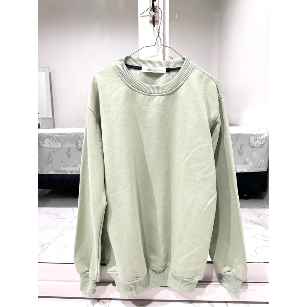 [PRELOVED] Sweater Sage Green