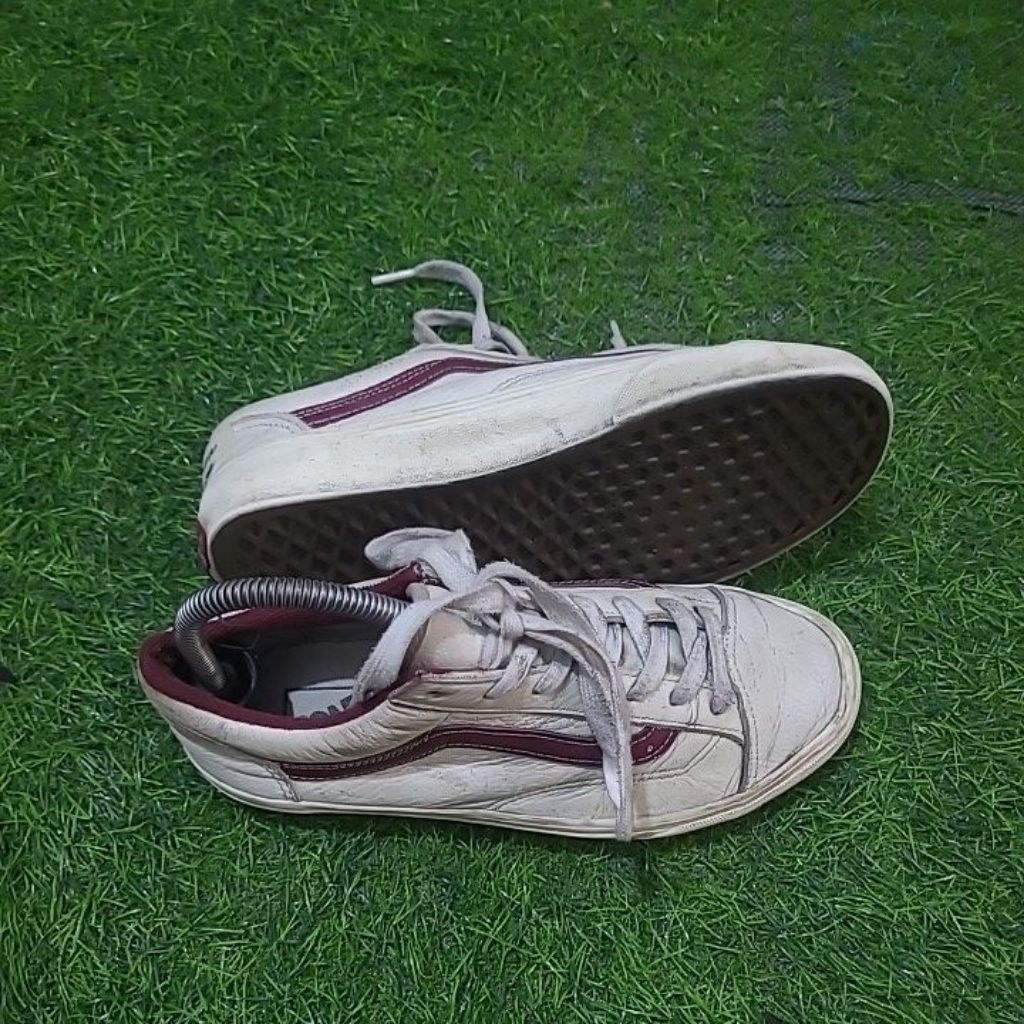 sepatu sneakers vans style kulit size 37