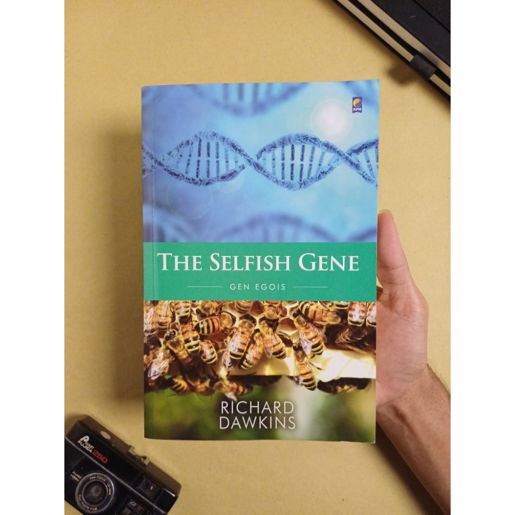 The Selfish Gene : Gen Egois (Richard Dawkins)