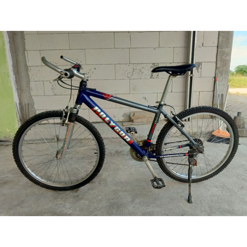 SEPEDA MTB POLYGON ASTROZ LE. WARNA ABU2 BIRU BAN 26. PART ORIGINAL VINTAGE.