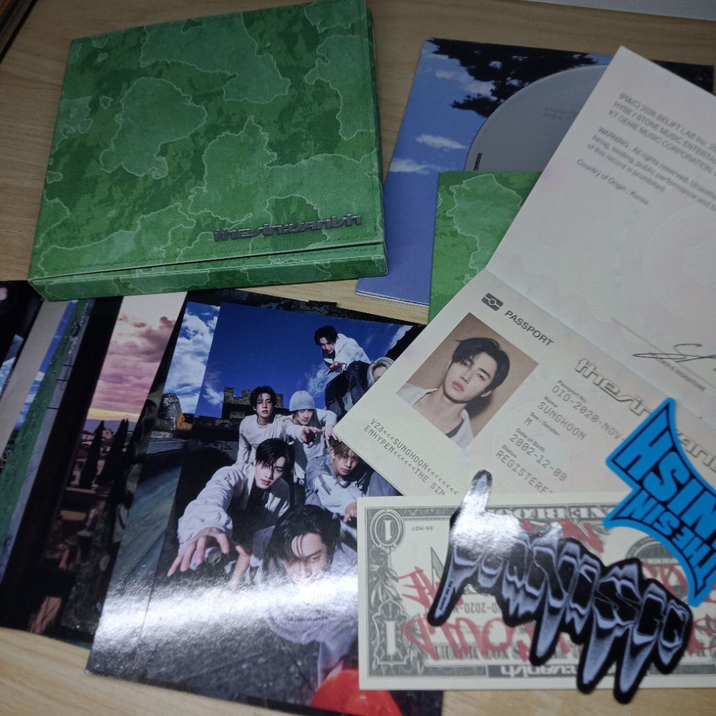album ONLY fugitives ver sunghoon + PC selca,id