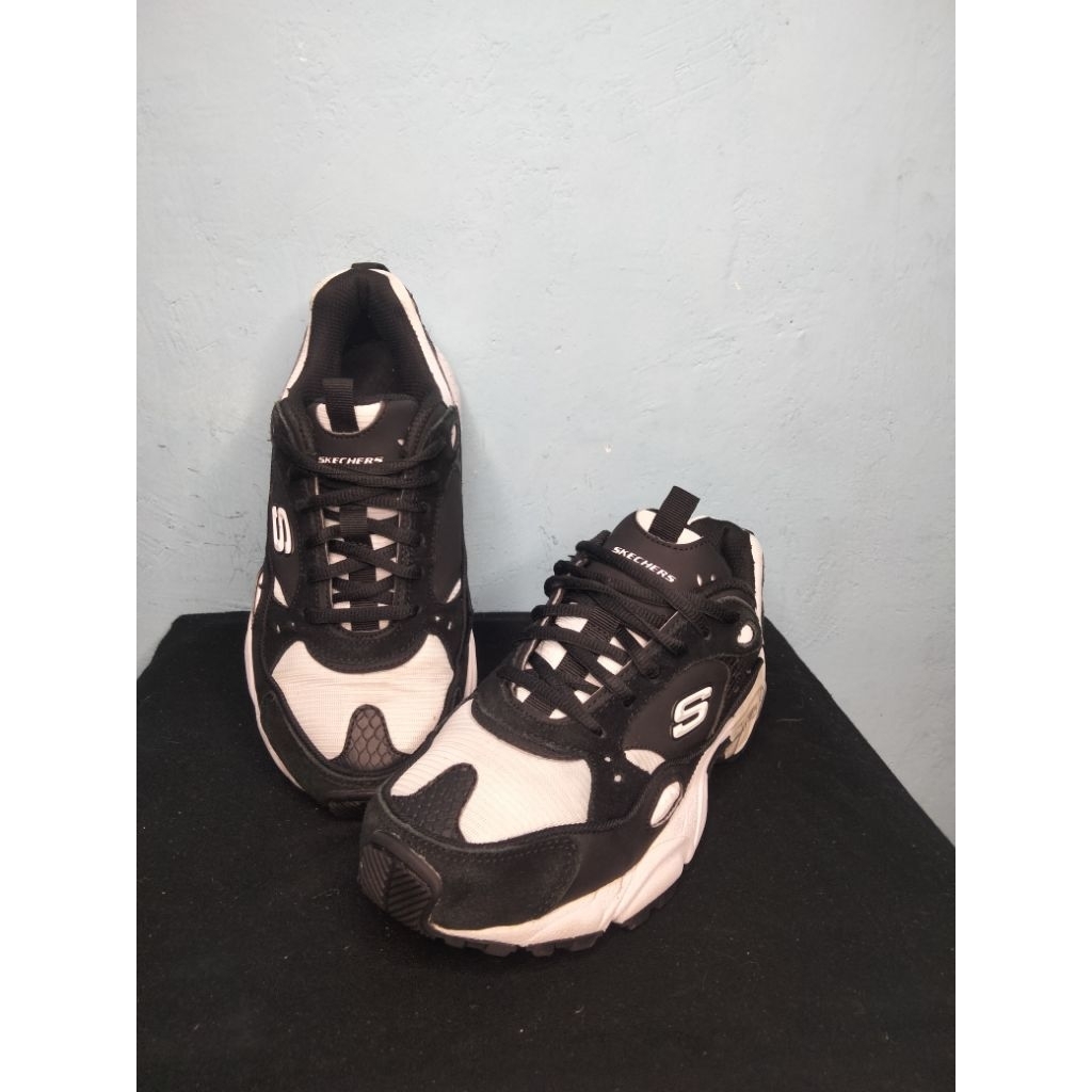 Skechers stamina low