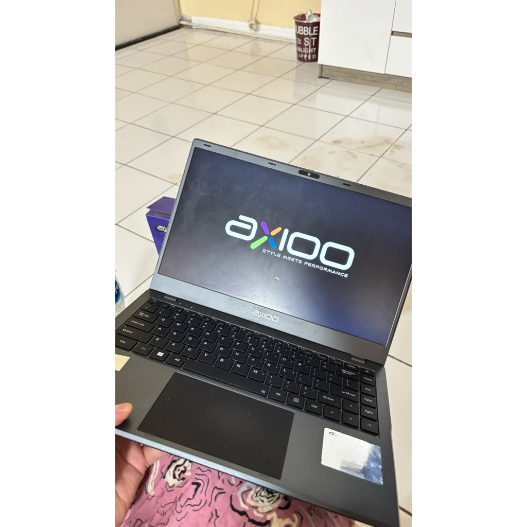 LAPTOP AXIOO HYPE 1 - second bagus
