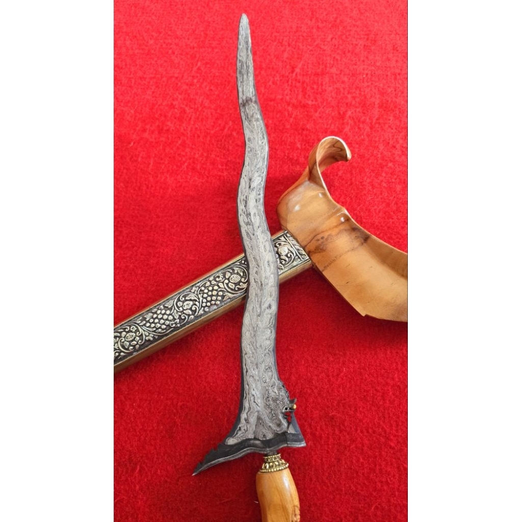 keris nogo rojo
