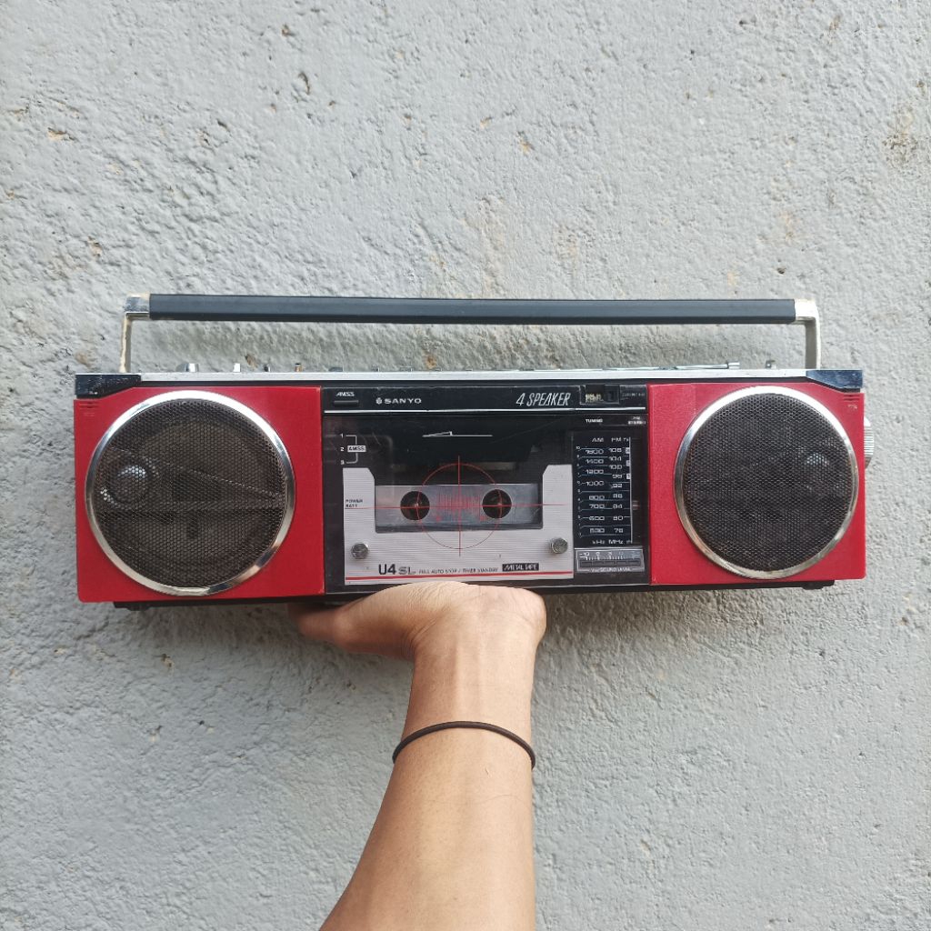 mini boombox tape radio Sanyo japan