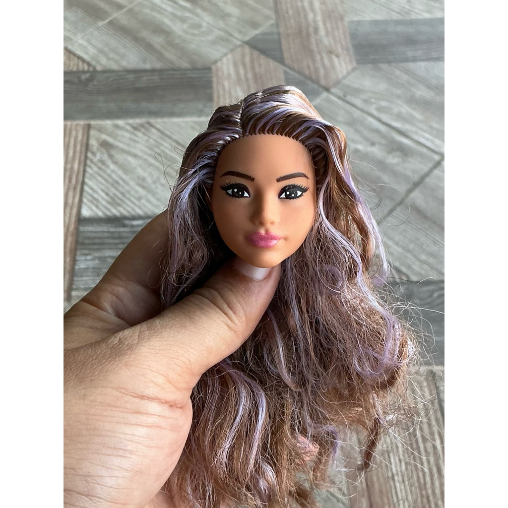kepala Barbie asia