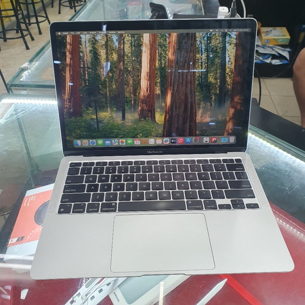 MacBook Air M1 | 8GB | 256GB | 13 inch | Second Mulus Original 100% Garansi Resmi iBox
