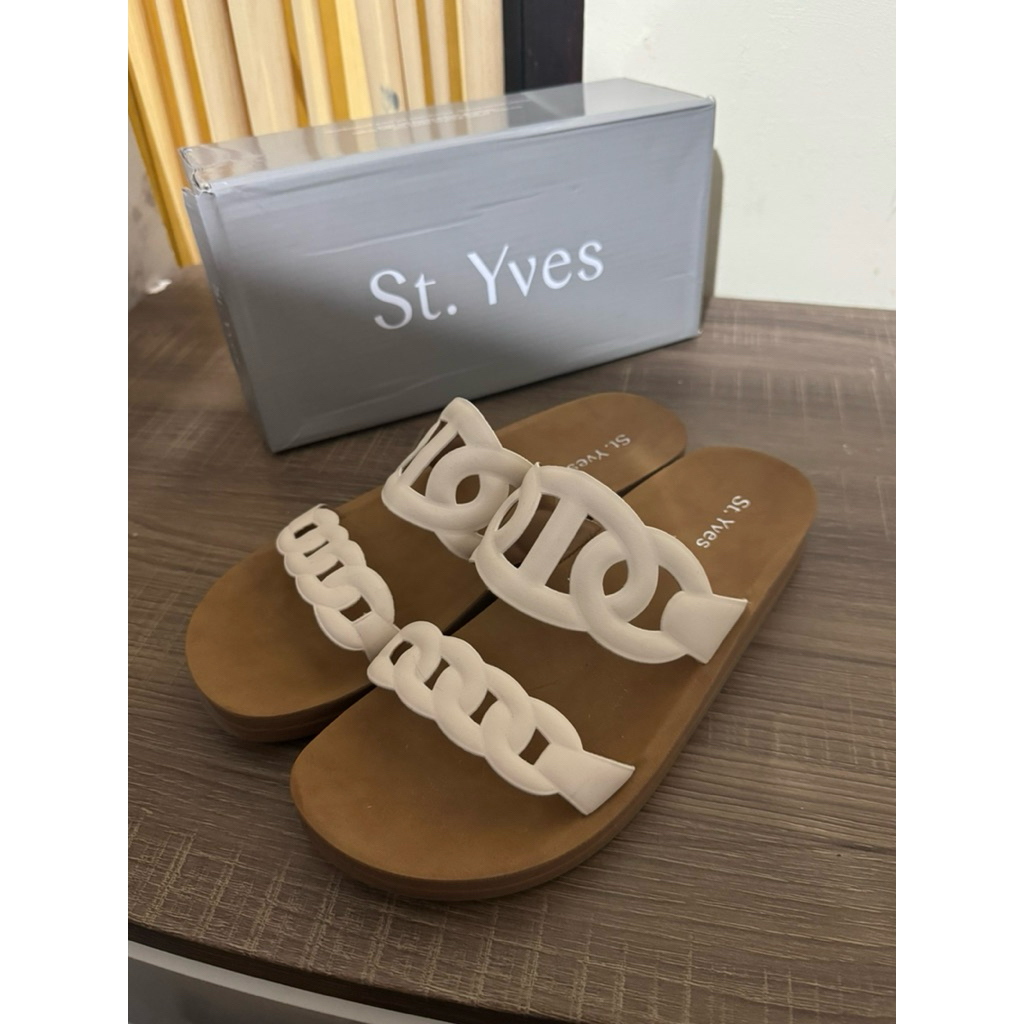 ST. YVES Sandal Sepatu LIKE NEW Seperti Baru Matahari Brand Branded Broken White Simple Cantik Wanit