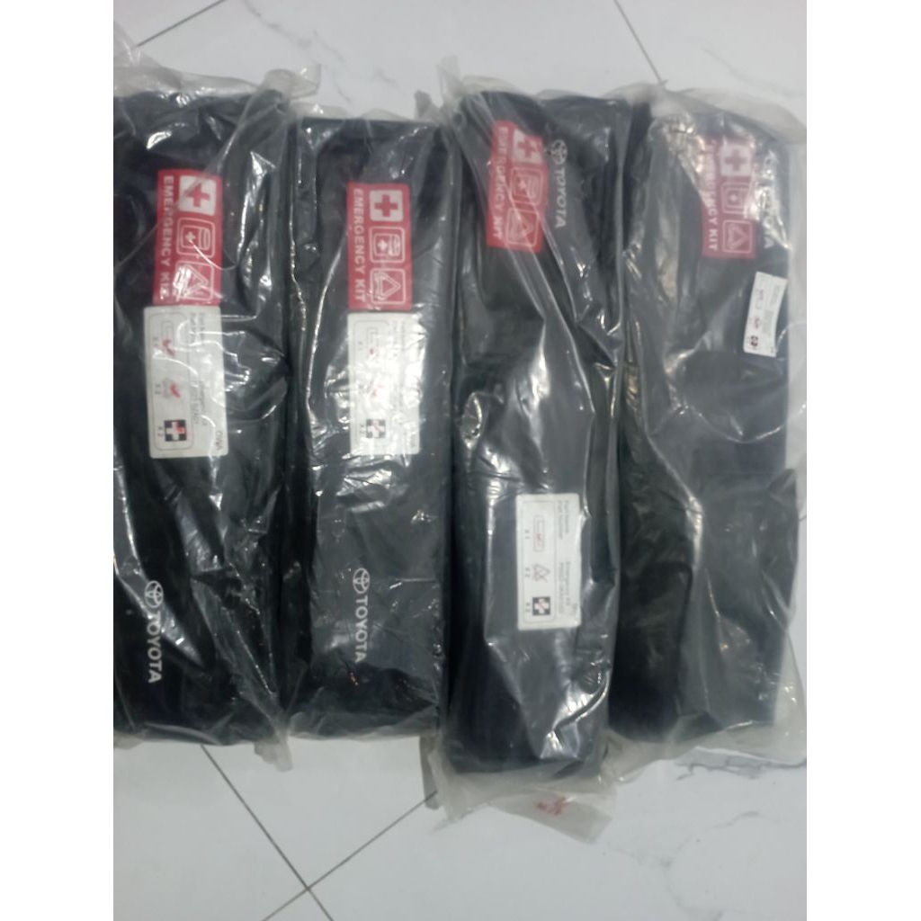 EMERGENCY KIT/SEGITIGA PENGAMAN MOBIL,TOYOTA/DAIHATSU, AVANZA/XENIA,AYLA,AGYA,CALYA,SIGRA,FORTUNER,R